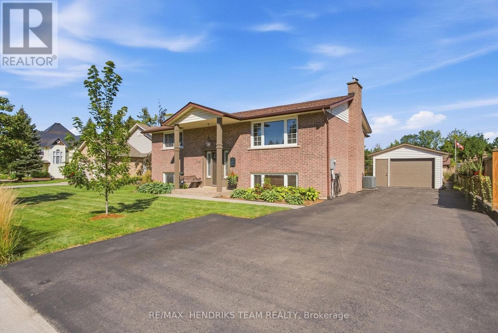 Single Family at 3799 19th Street, Lincoln (Lincoln-Jordan/Vineland), Ontario - Photo 2 - RE/MAX Garden City Realty