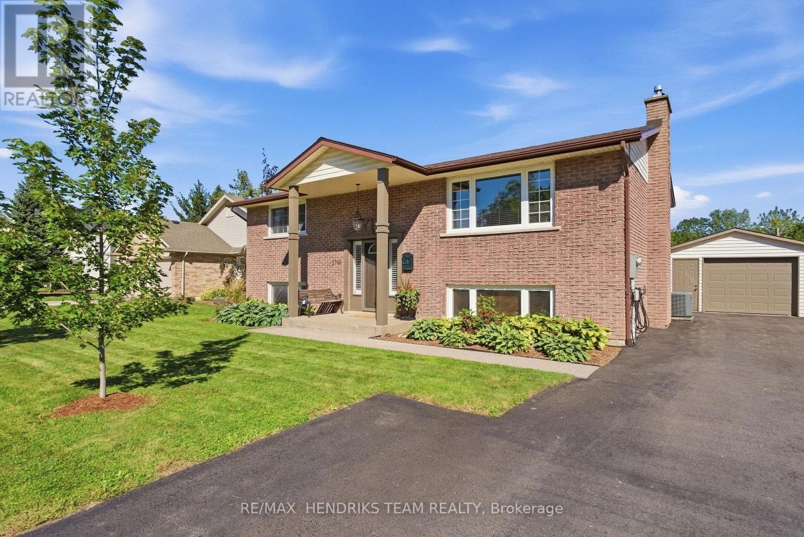 Single Family at 3799 19th Street, Lincoln (Lincoln-Jordan/Vineland), Ontario - Photo 3 - RE/MAX Garden City Realty
