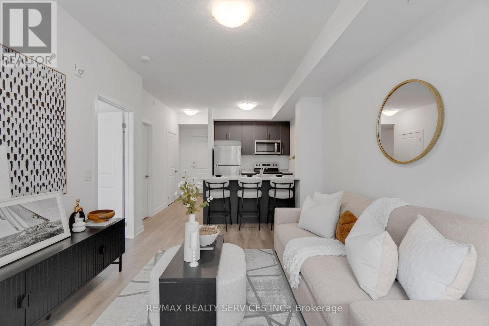 136- 5055 Greenlane Road