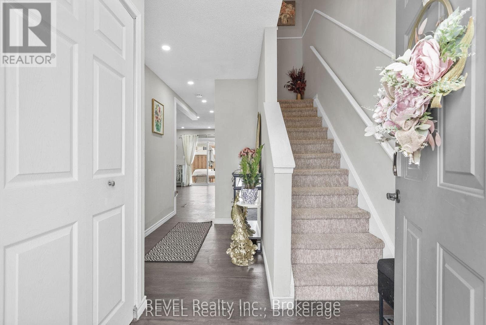 Single Family at 80- 65 Dorchester Boulevard, St. Catharines (Carlton/Bunting), Ontario - Photo 3 - RE/MAX Garden City Realty