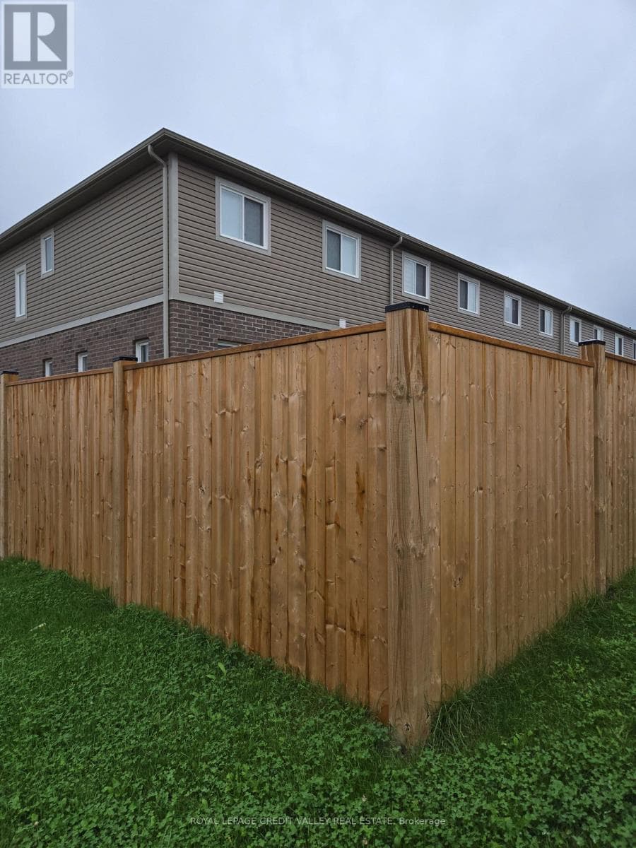 Single Family at 4 Sycamore Street, Welland (West Welland), Ontario - Photo 6 - RE/MAX Garden City Realty