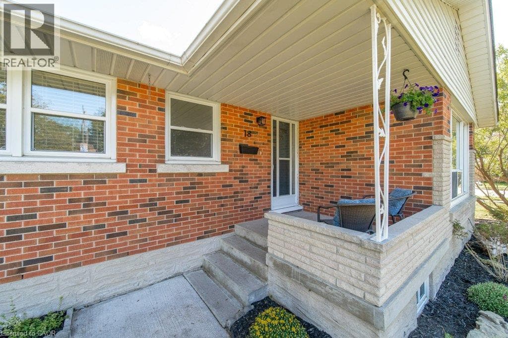 Single Family at 18 MAYWOOD Road, Kitchener, Ontario - Photo 3 - RE/MAX Garden City Realty