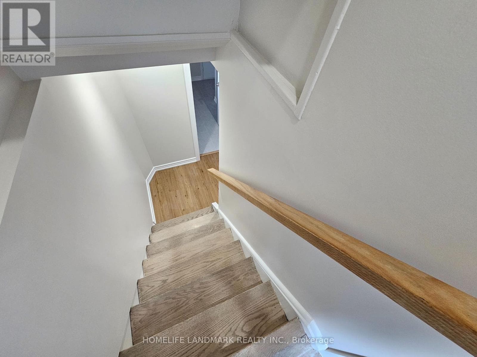 Single Family at Lower- 499 Tennyson Court, Oshawa (Donevan), Ontario - Photo 2 - RE/MAX Garden City Realty