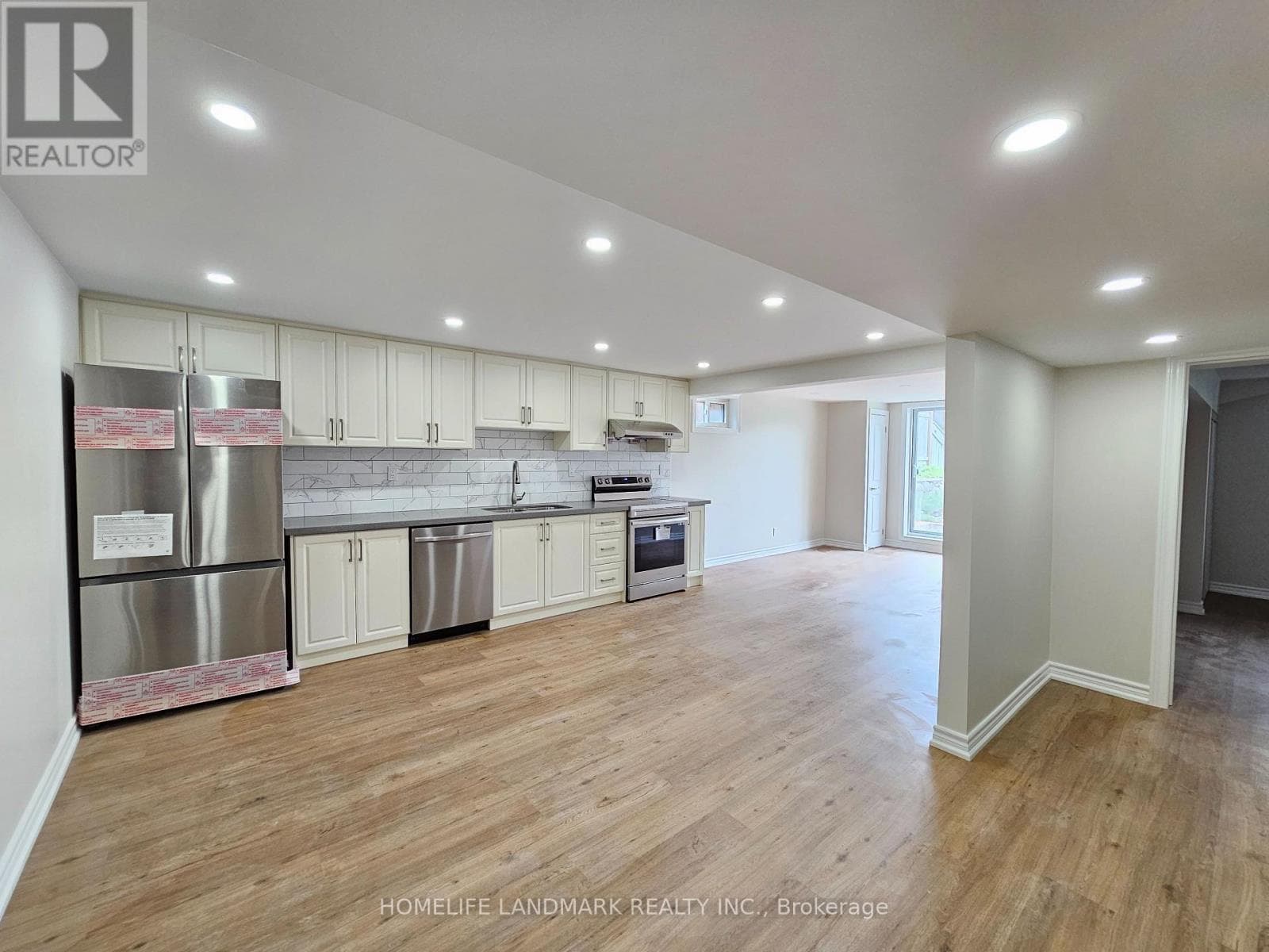 Single Family at Lower- 499 Tennyson Court, Oshawa (Donevan), Ontario - Photo 5 - RE/MAX Garden City Realty