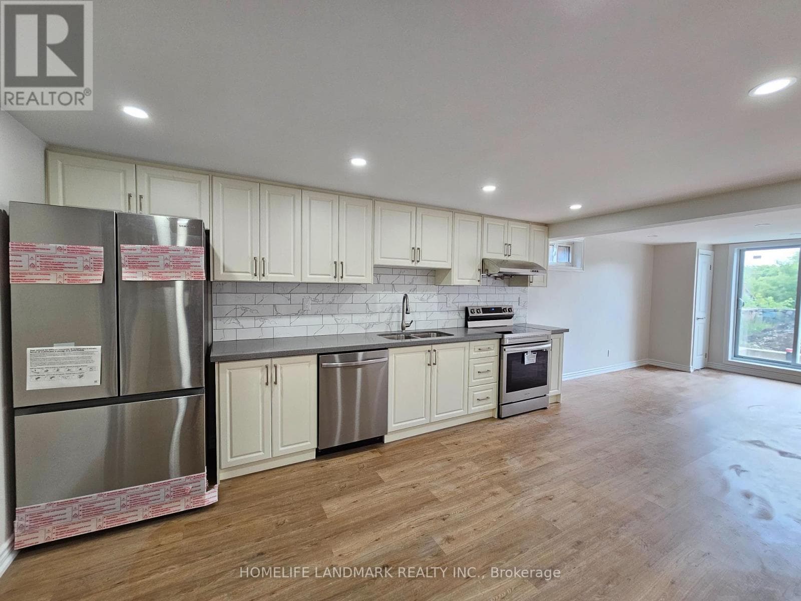 Single Family at Lower- 499 Tennyson Court, Oshawa (Donevan), Ontario - Photo 6 - RE/MAX Garden City Realty