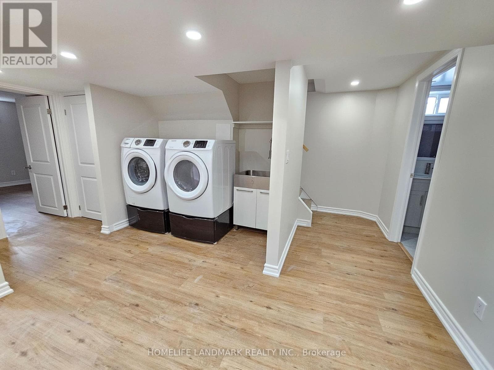 Single Family at Lower- 499 Tennyson Court, Oshawa (Donevan), Ontario - Photo 8 - RE/MAX Garden City Realty