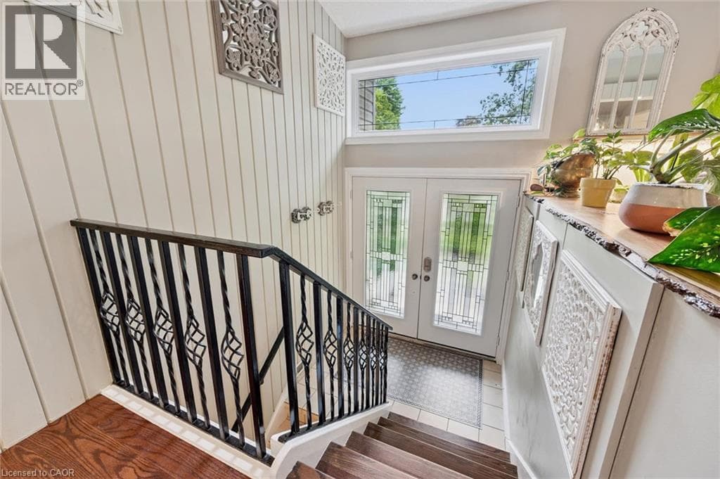 Single Family at 100 FOREST HILL Drive, Kitchener, Ontario - Photo 5 - RE/MAX Garden City Realty