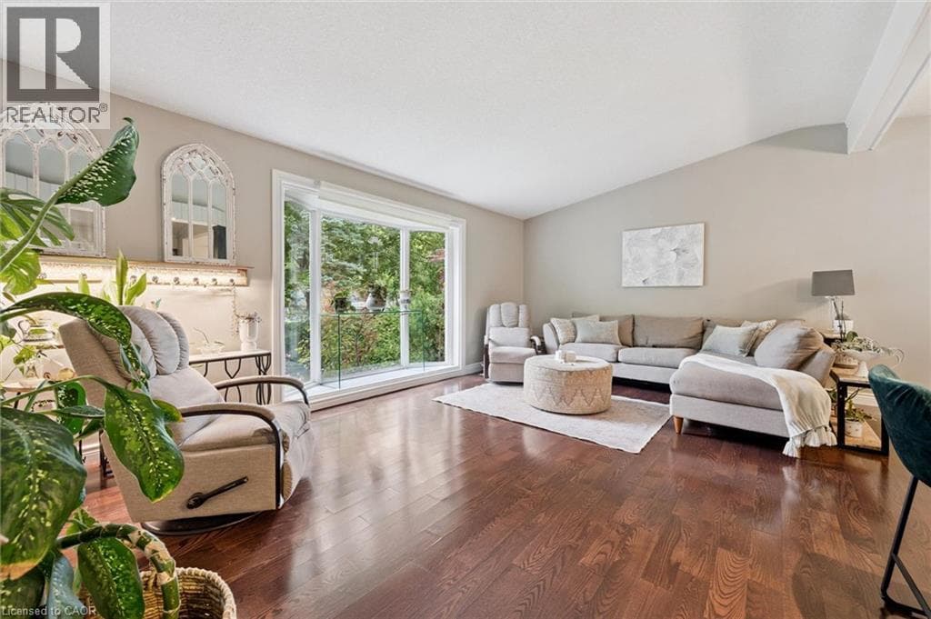Single Family at 100 FOREST HILL Drive, Kitchener, Ontario - Photo 6 - RE/MAX Garden City Realty