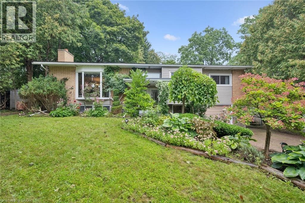 Single Family at 100 FOREST HILL Drive, Kitchener, Ontario - Photo 2 - RE/MAX Garden City Realty