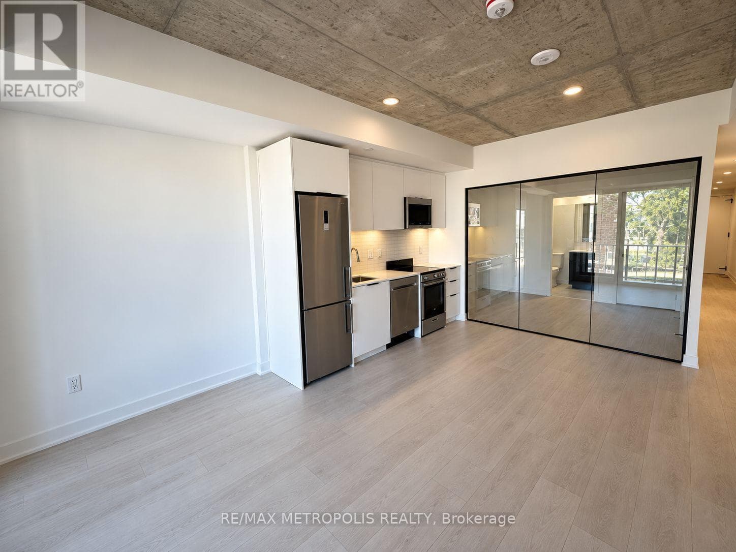 Single Family at 407- 1 Vine Avenue, Toronto (Junction Area), Ontario - Photo 5 - RE/MAX Garden City Realty