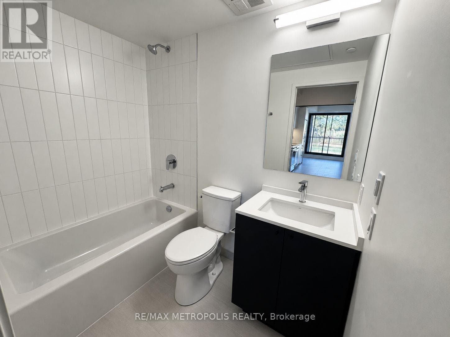 Single Family at 407- 1 Vine Avenue, Toronto (Junction Area), Ontario - Photo 9 - RE/MAX Garden City Realty