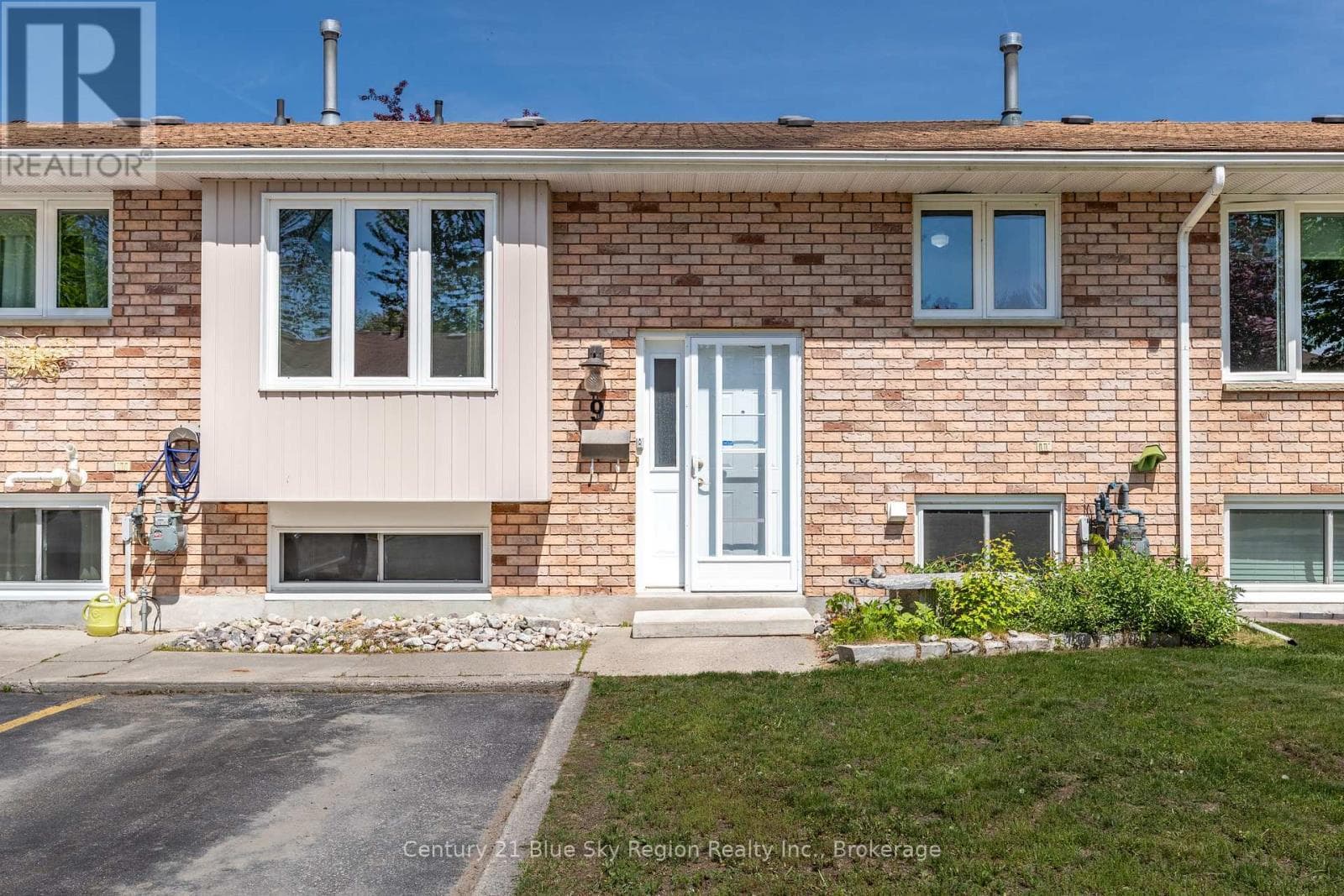 9- 624 Lakeshore Drive