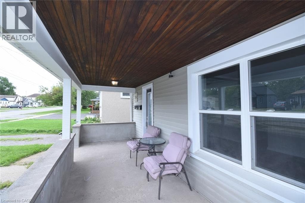 Single Family at 58 WELLINGTON Street, Port Colborne, Ontario - Photo 5 - RE/MAX Garden City Realty