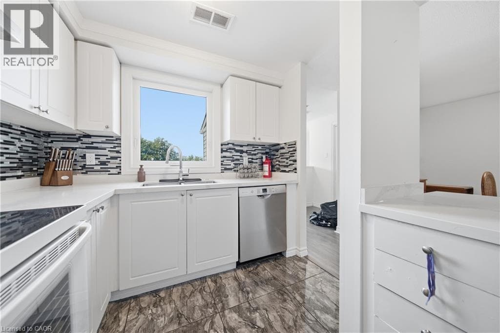 Single Family at 19- 65 GLAMIS Road, Cambridge, Ontario - Photo 10 - RE/MAX Garden City Realty