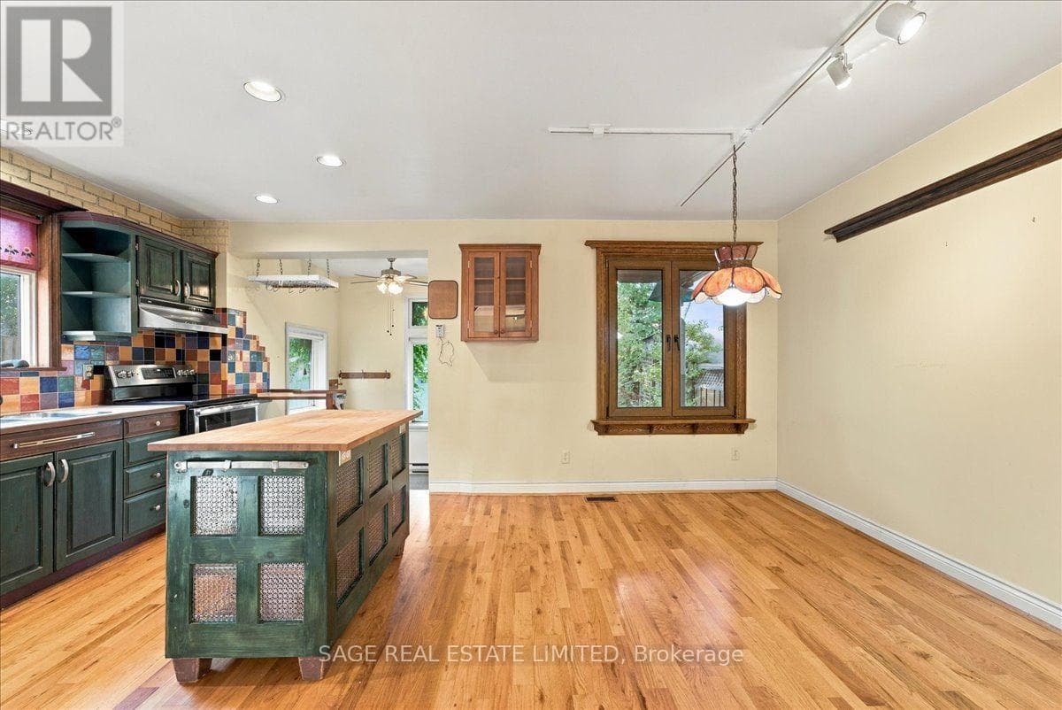 Single Family at 43 Orley Avenue, Toronto (Woodbine-Lumsden), Ontario - Photo 6 - RE/MAX Garden City Realty