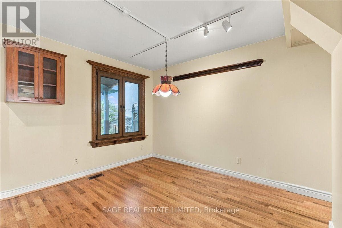 Single Family at 43 Orley Avenue, Toronto (Woodbine-Lumsden), Ontario - Photo 7 - RE/MAX Garden City Realty