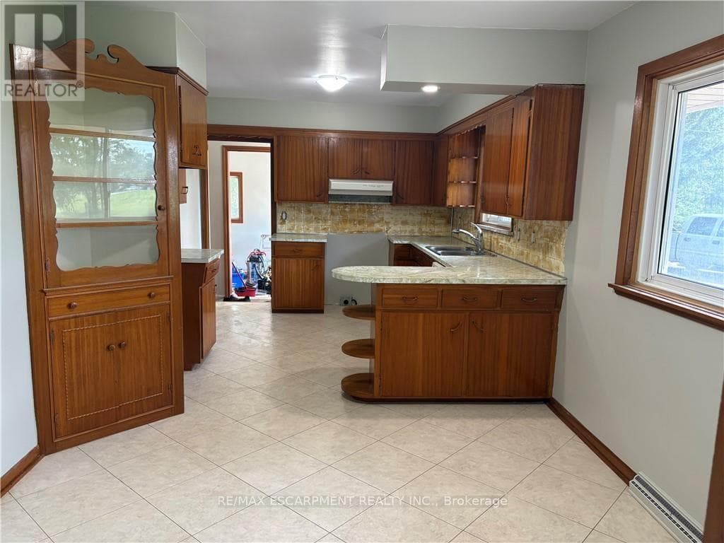 Single Family at 5697 Regional Road 69, West Lincoln (Bismark/Wellandport), Ontario - Photo 3 - RE/MAX Garden City Realty