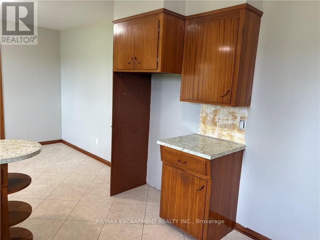 Single Family at 5697 Regional Road 69, West Lincoln (Bismark/Wellandport), Ontario - Photo 5 - RE/MAX Garden City Realty