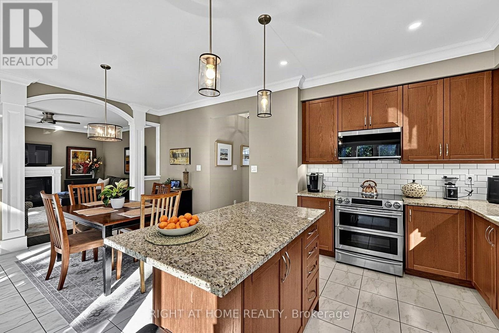 Single Family at 6 Boville Court, Oro-Medonte (Horseshoe Valley), Ontario - Photo 10 - RE/MAX Garden City Realty