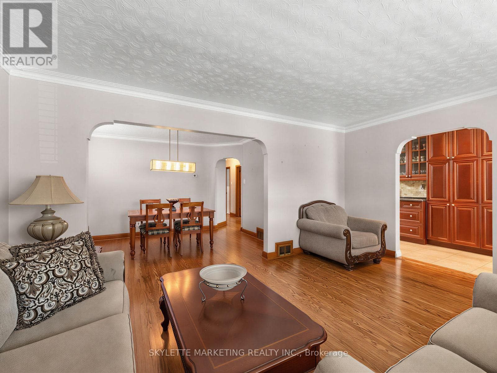 Single Family at 14 Bardwell Crescent, Toronto (Wexford-Maryvale), Ontario - Photo 5 - RE/MAX Garden City Realty