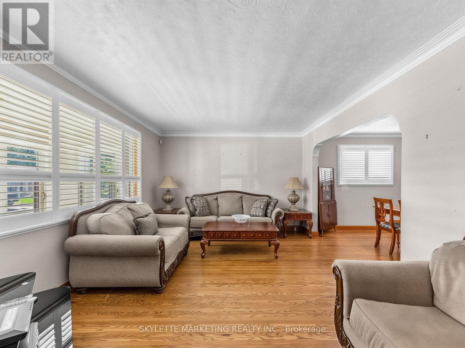 Single Family at 14 Bardwell Crescent, Toronto (Wexford-Maryvale), Ontario - Photo 6 - RE/MAX Garden City Realty