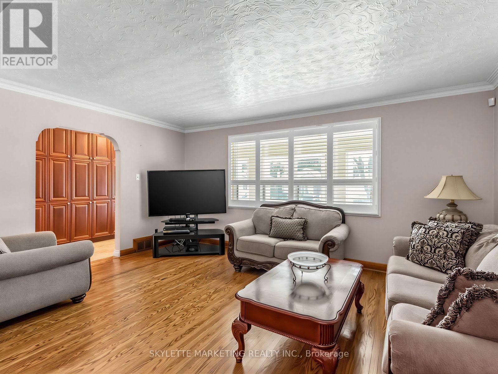 Single Family at 14 Bardwell Crescent, Toronto (Wexford-Maryvale), Ontario - Photo 8 - RE/MAX Garden City Realty