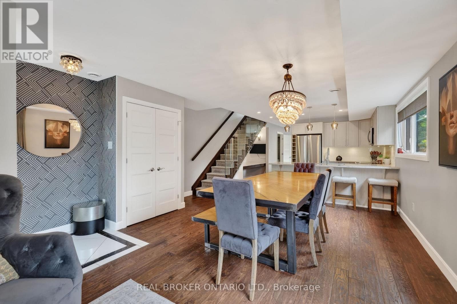 Single Family at 343 Riverdale Avenue, Ottawa, Ontario - Photo 5 - RE/MAX Garden City Realty