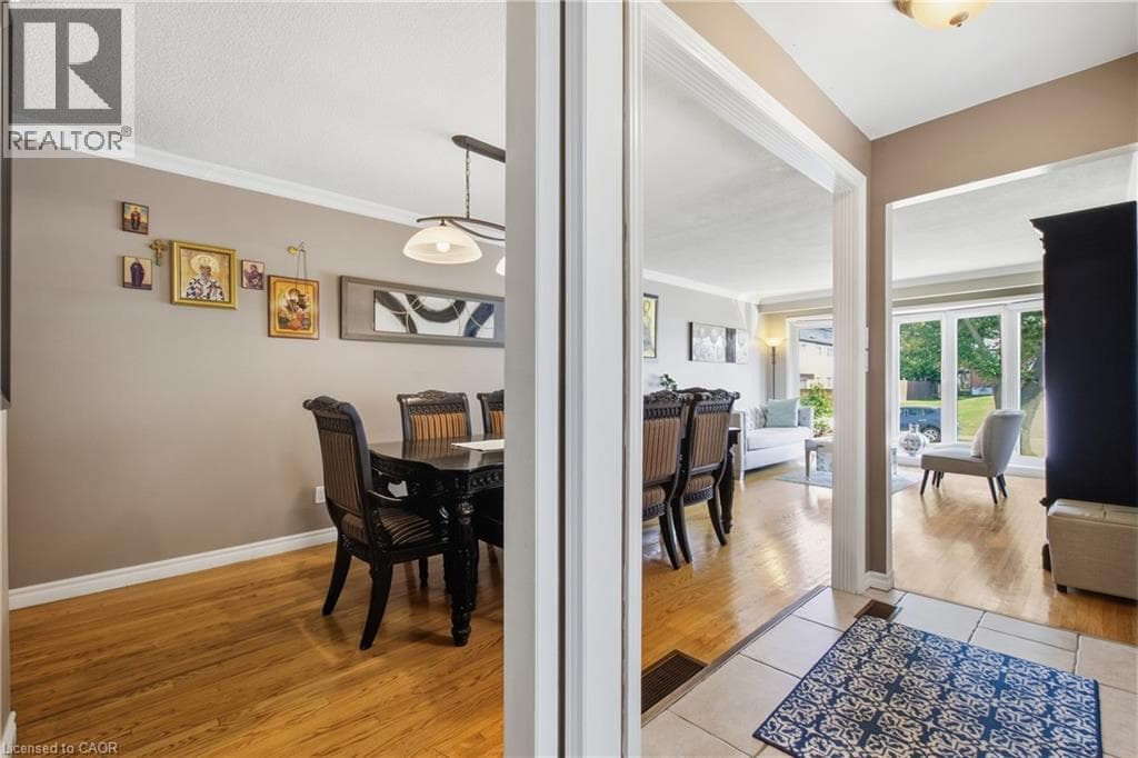 Single Family at 58 TINDALE Court, Hamilton, Ontario - Photo 5 - RE/MAX Garden City Realty