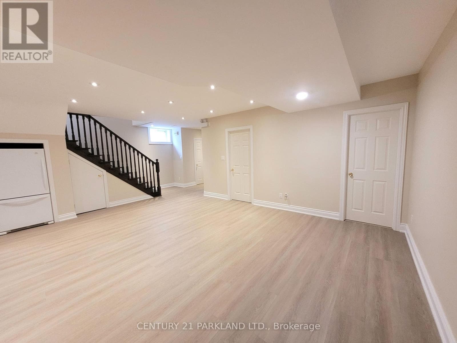Single Family at 9 August Avenue, Toronto (Oakridge), Ontario - Photo 4 - RE/MAX Garden City Realty