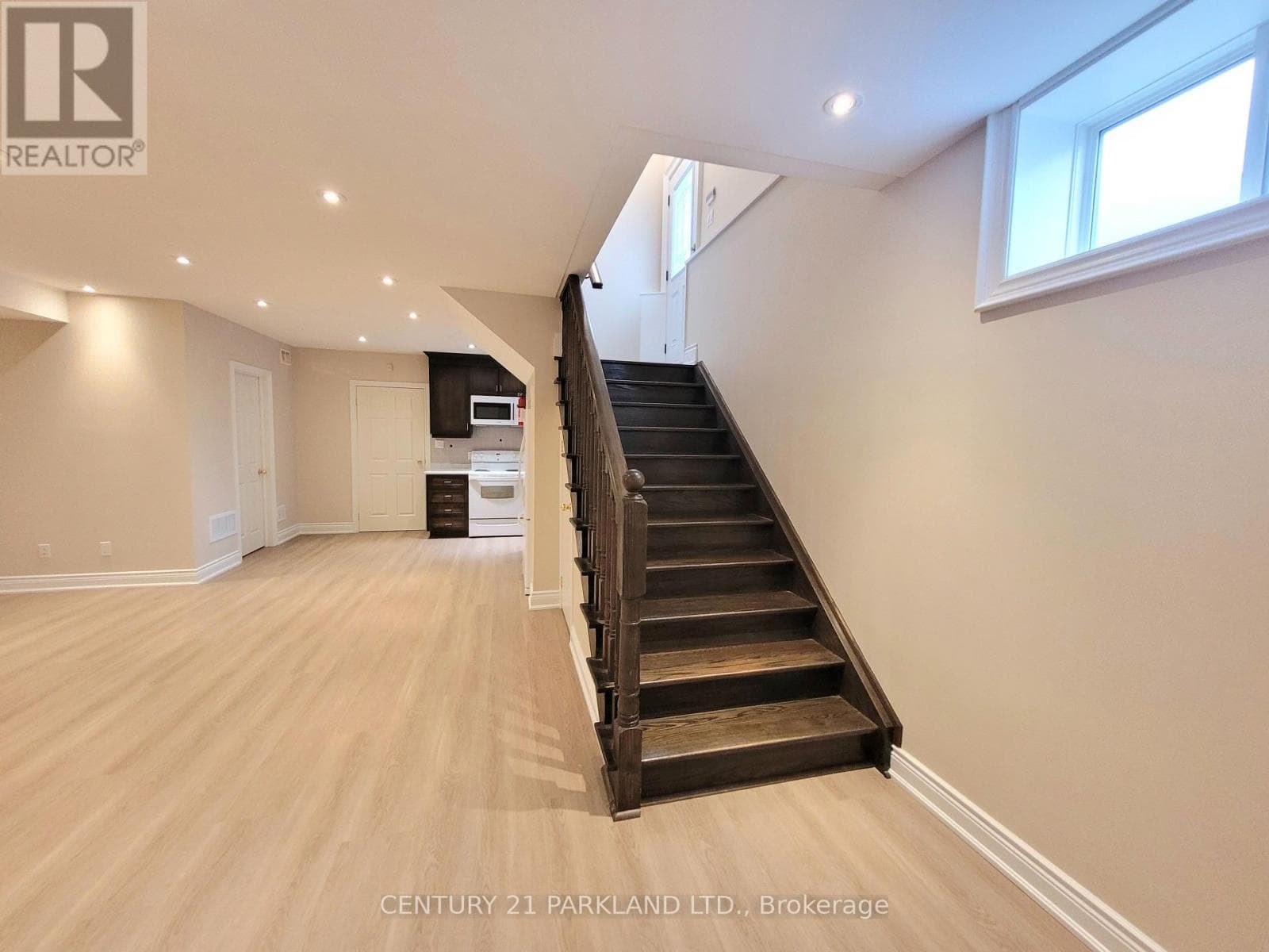 Single Family at 9 August Avenue, Toronto (Oakridge), Ontario - Photo 5 - RE/MAX Garden City Realty