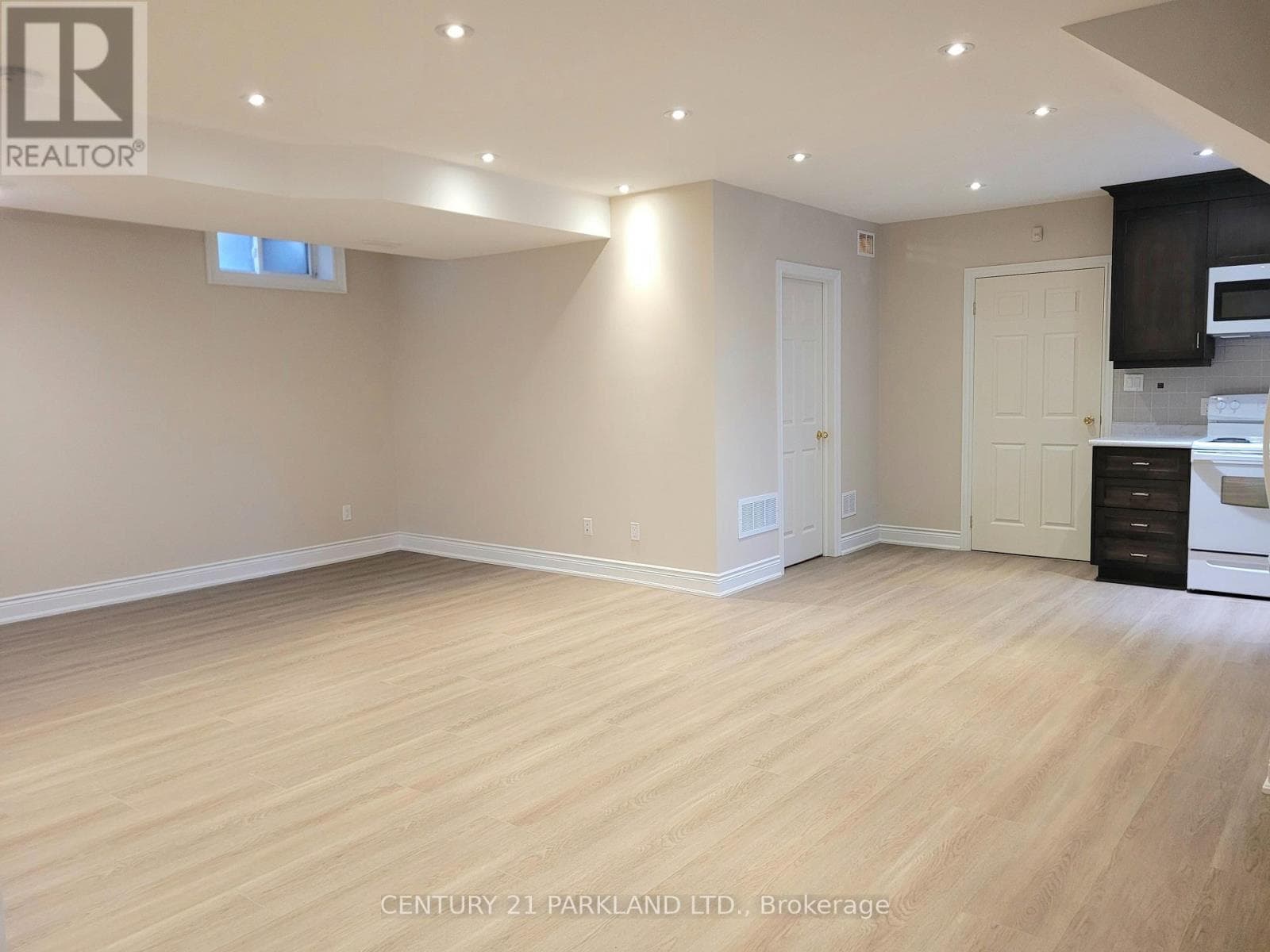Single Family at 9 August Avenue, Toronto (Oakridge), Ontario - Photo 6 - RE/MAX Garden City Realty