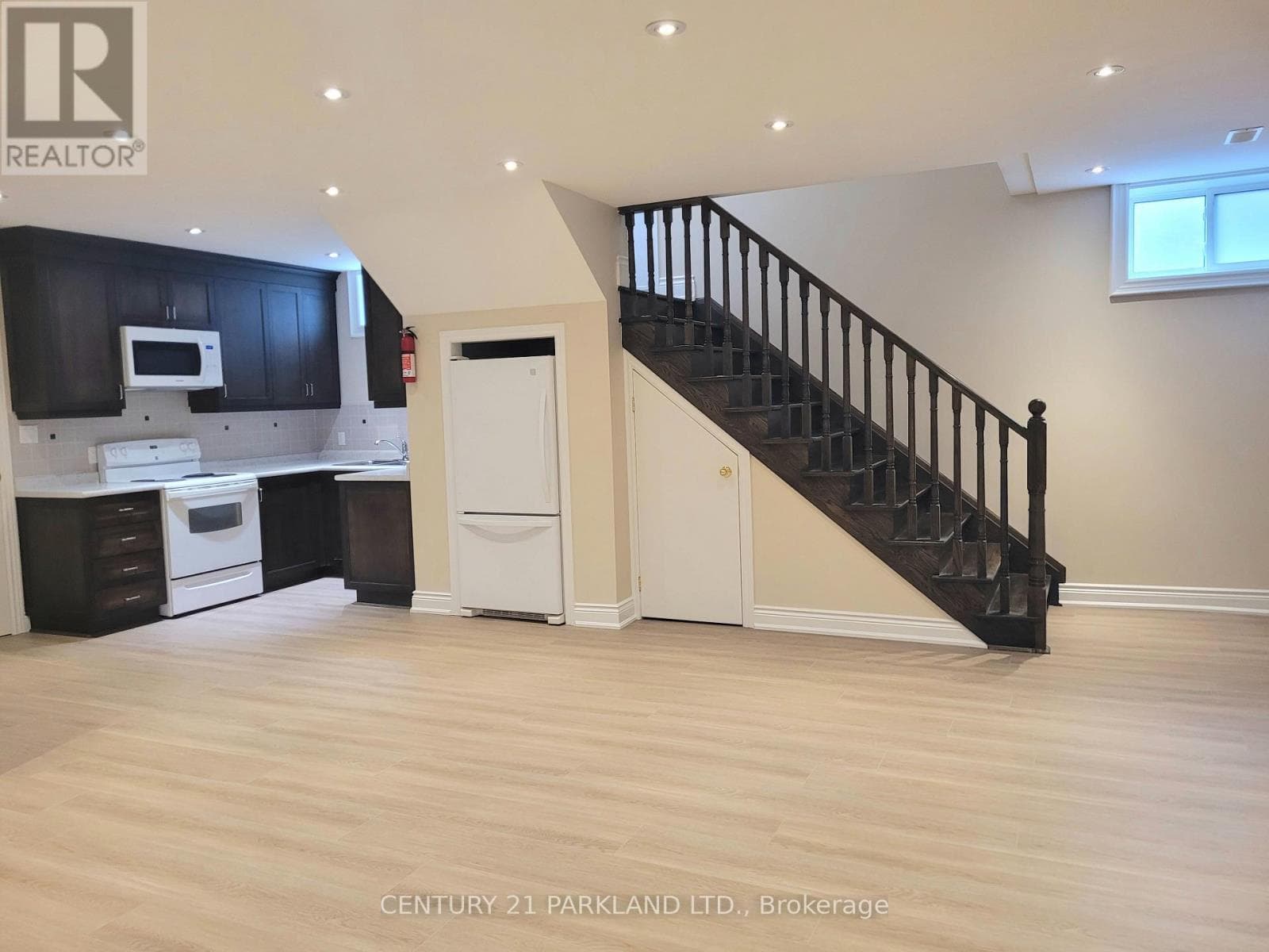 Single Family at 9 August Avenue, Toronto (Oakridge), Ontario - Photo 8 - RE/MAX Garden City Realty