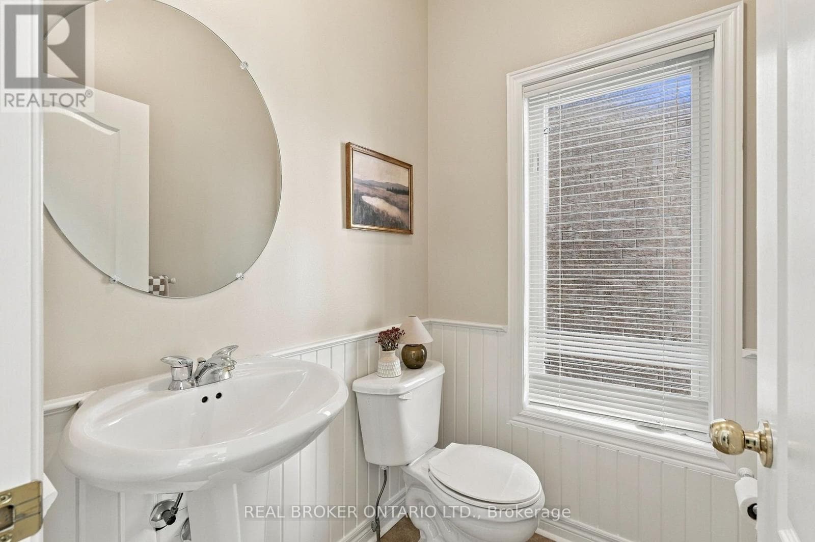 Single Family at 621 Society Crescent, Newmarket (Summerhill Estates), Ontario - Photo 6 - RE/MAX Garden City Realty