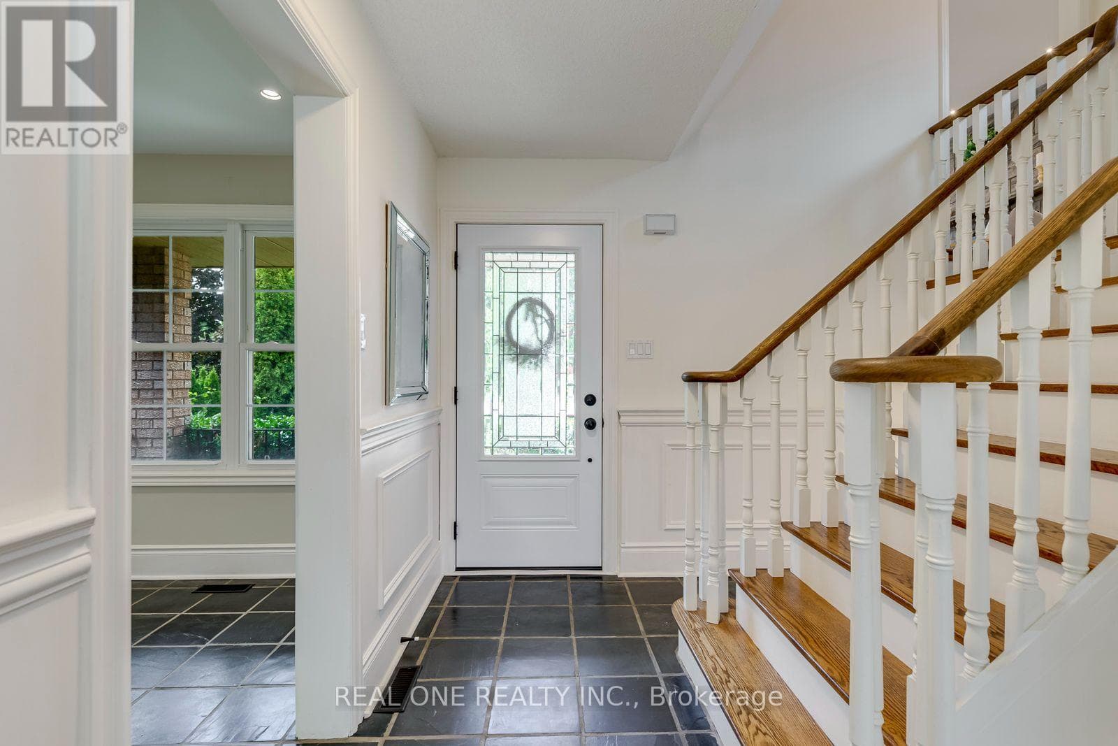Single Family at 1384 Bramblewood Green, Oakville (GA Glen Abbey), Ontario - Photo 7 - RE/MAX Garden City Realty