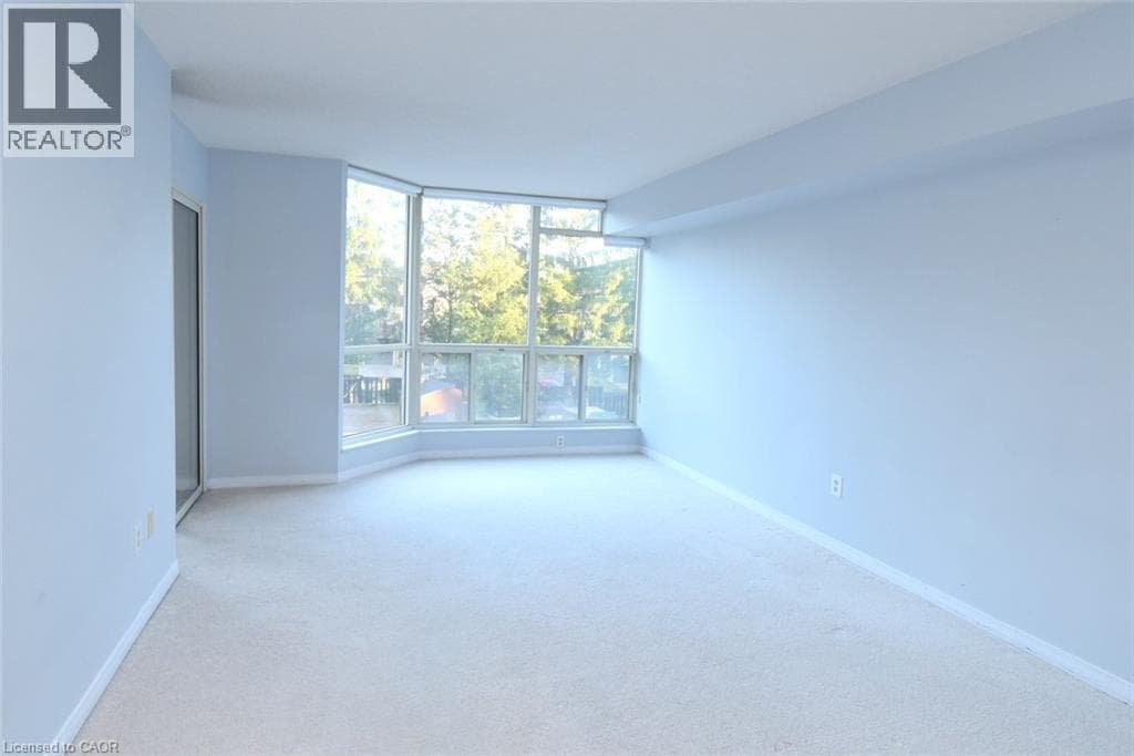 Single Family at 215- 175 CEDAR Avenue, Richmond Hill, Ontario - Photo 10 - RE/MAX Garden City Realty