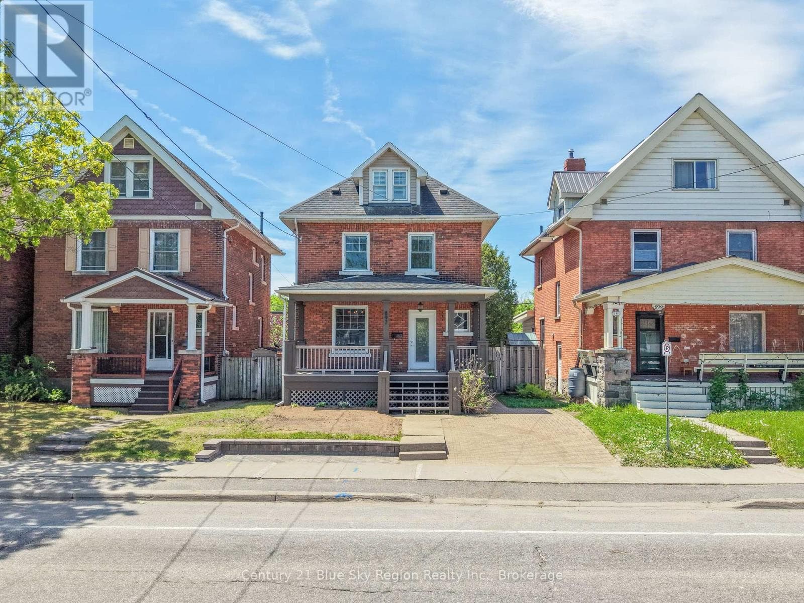 Single Family at 897 Main Street, North Bay (West End), Ontario - Photo 2 - RE/MAX Garden City Realty