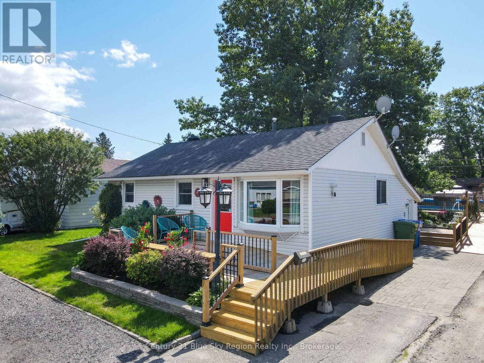 Single Family at 497 Montrose Avenue, North Bay (Widdifield), Ontario - Photo 2 - RE/MAX Garden City Realty