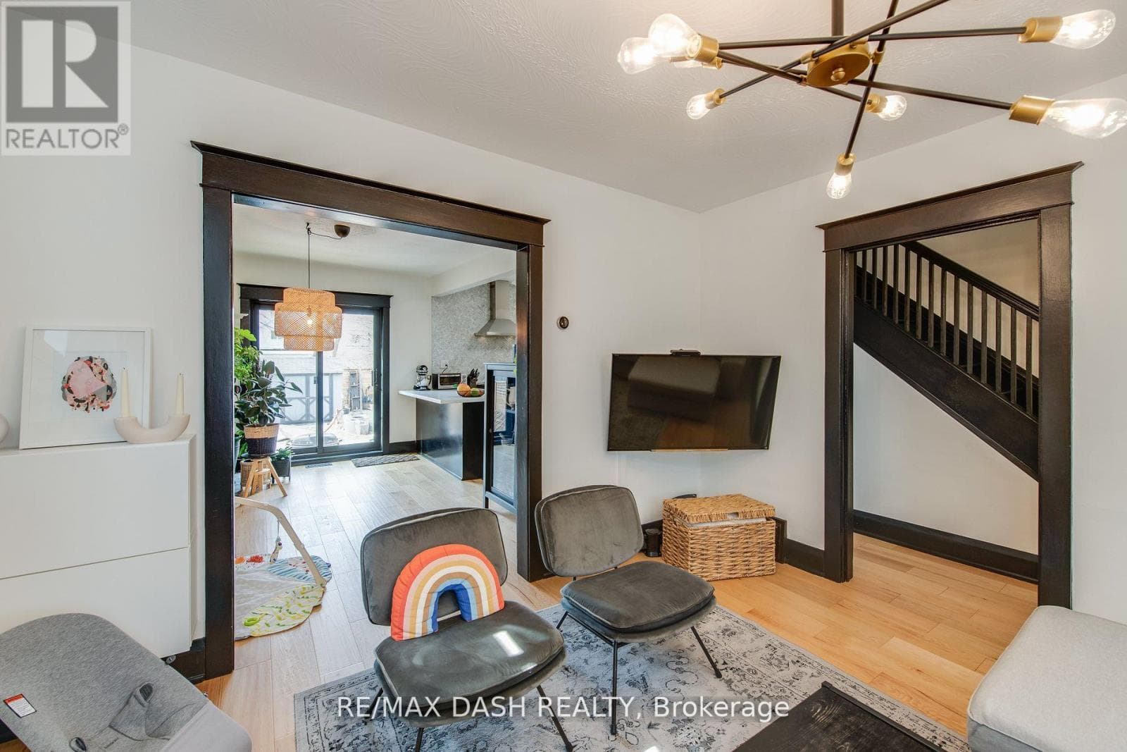 Single Family at 74 Oak Park Avenue, Toronto (Woodbine-Lumsden), Ontario - Photo 5 - RE/MAX Garden City Realty