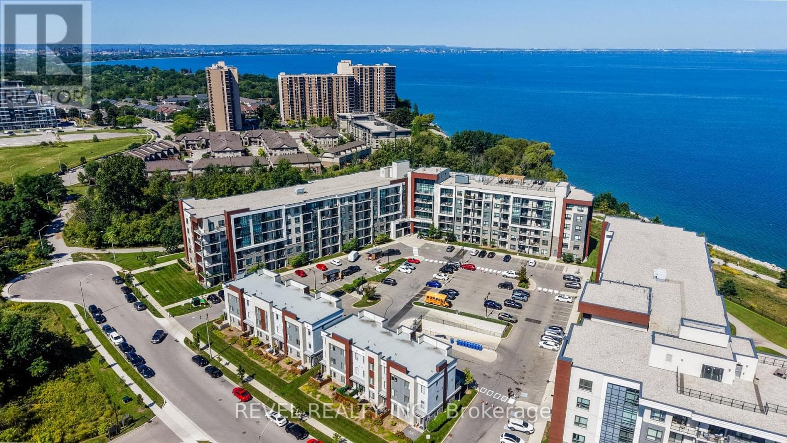 235- 125 Shoreview Place