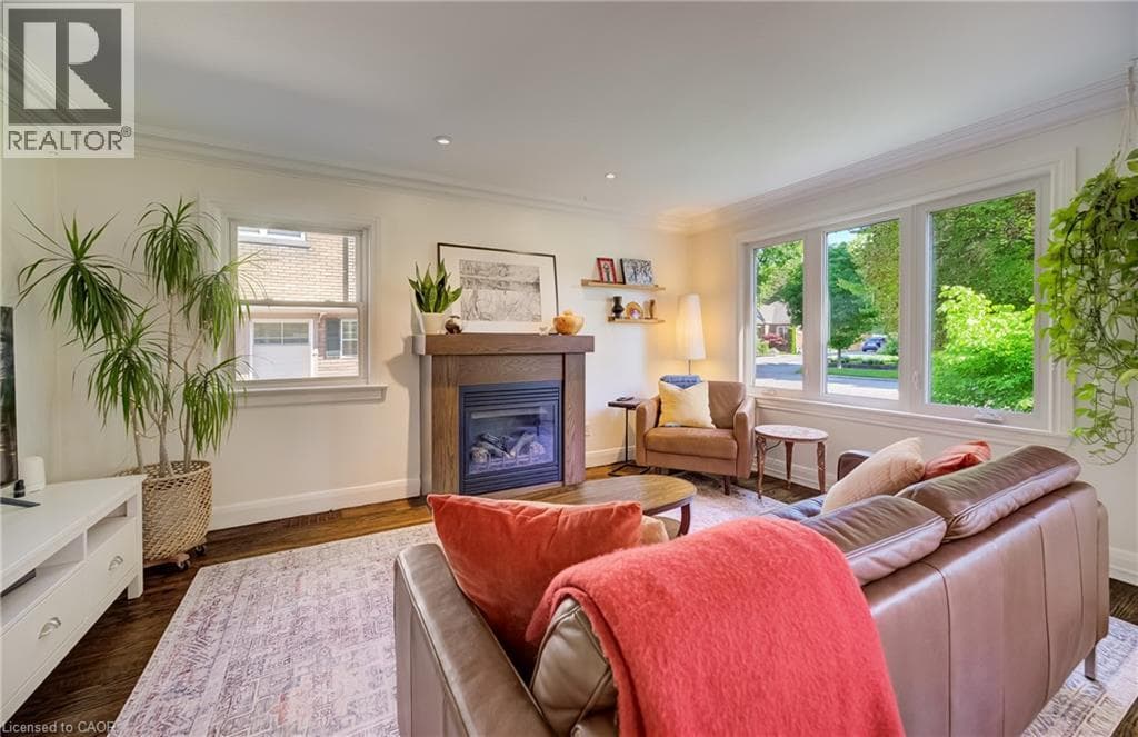 Single Family at 87 BRENTWOOD Avenue, Kitchener, Ontario - Photo 3 - RE/MAX Garden City Realty