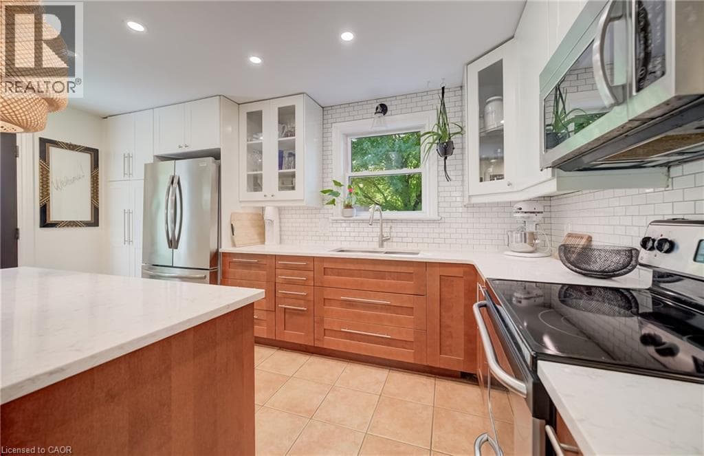 Single Family at 87 BRENTWOOD Avenue, Kitchener, Ontario - Photo 5 - RE/MAX Garden City Realty
