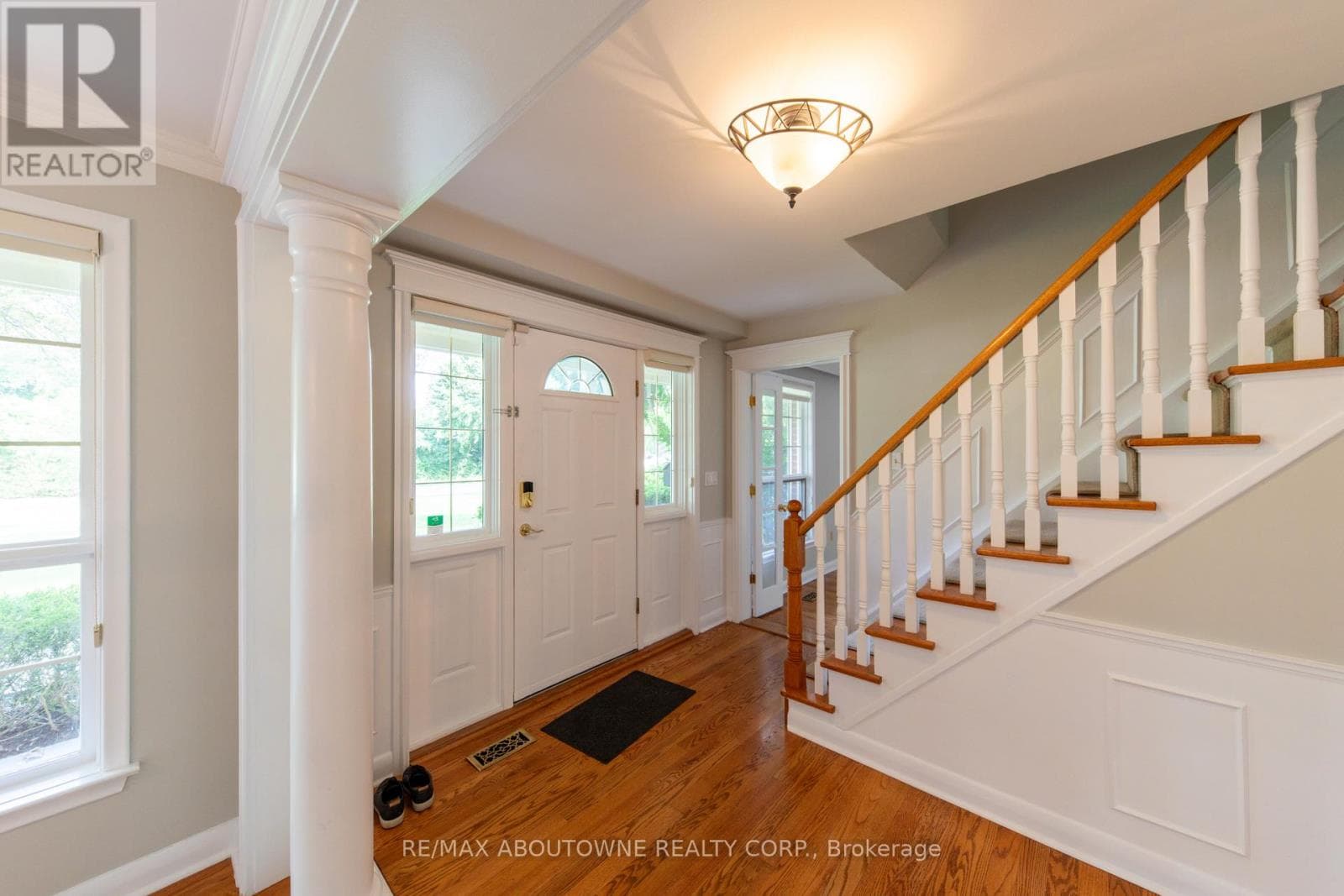 Single Family at 1290 Braeside Drive, Oakville (MO Morrison), Ontario - Photo 4 - RE/MAX Garden City Realty