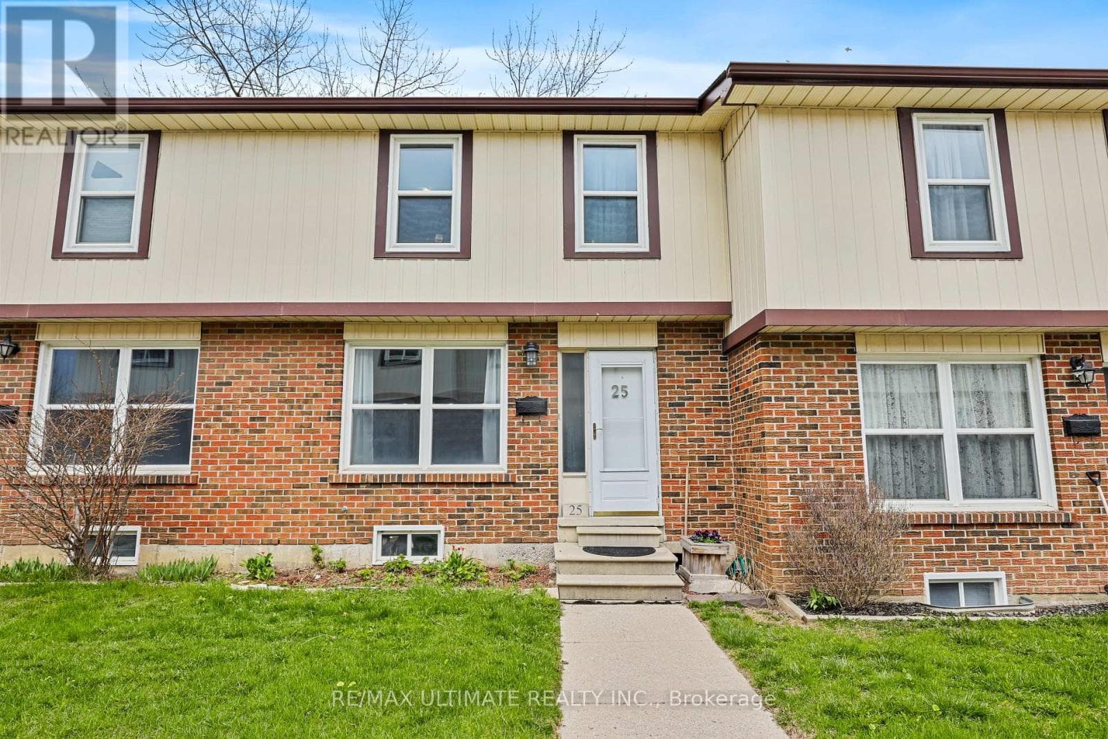 25- 1230 Radom Street