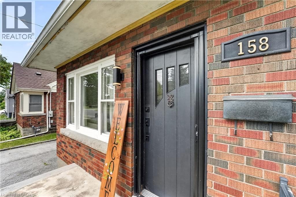 Single Family at 158 HOMEWOOD Avenue, Port Colborne, Ontario - Photo 5 - RE/MAX Garden City Realty
