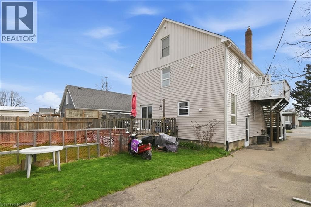 Multi-family at 307 WALLACE Avenue, Welland, Ontario - Photo 5 - RE/MAX Garden City Realty