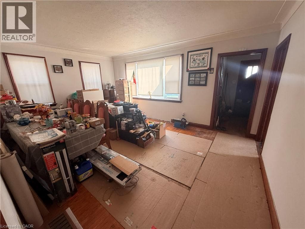 Single Family at 4 CONLON Crescent, Thorold, Ontario - Photo 7 - RE/MAX Garden City Realty