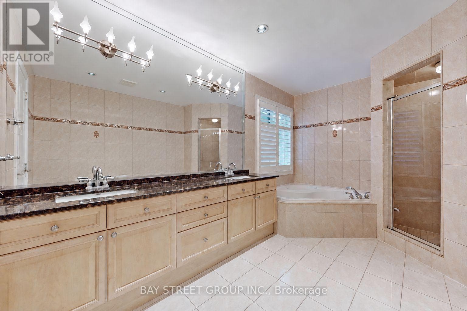 Single Family at 25 Greenshire Street, Richmond Hill (Bayview Hill), Ontario - Photo 9 - RE/MAX Garden City Realty