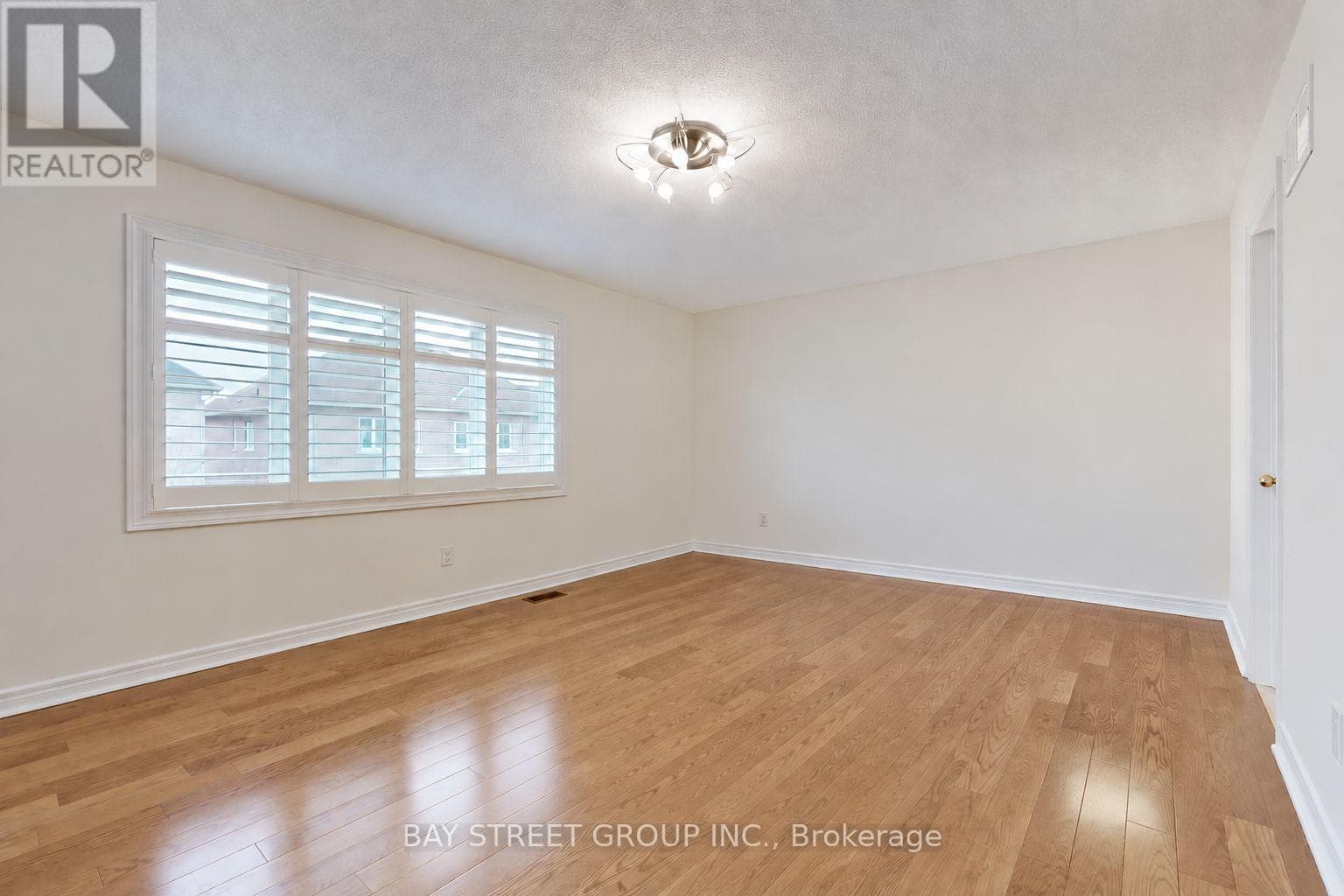 Single Family at 25 Greenshire Street, Richmond Hill (Bayview Hill), Ontario - Photo 8 - RE/MAX Garden City Realty