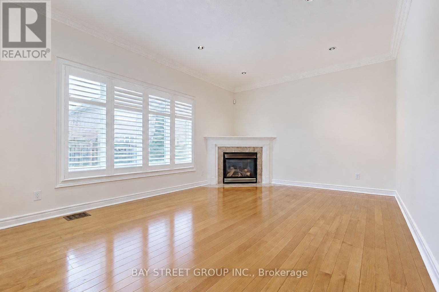 Single Family at 25 Greenshire Street, Richmond Hill (Bayview Hill), Ontario - Photo 6 - RE/MAX Garden City Realty