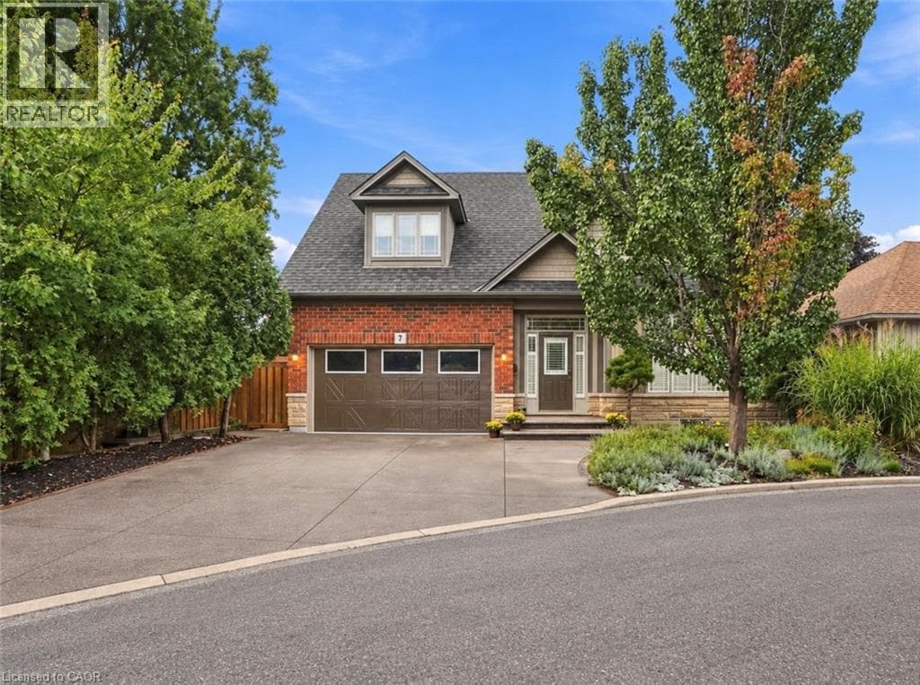 Single Family at 7- 31 BOOK Road, Grimsby, Ontario - Photo 4 - RE/MAX Garden City Realty
